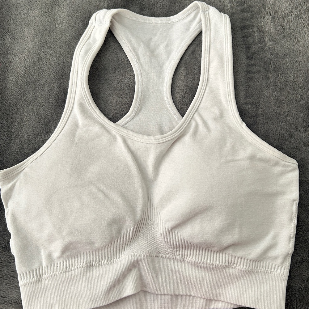 Women’s Alphalete sports bra